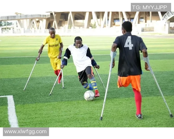 独臂足球球星如何挑战极限突破，展现非凡毅力与勇气的传奇之路