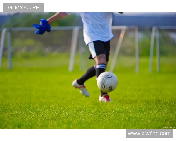 聚焦绿茵场上瞬间定格揭秘球星赛场高光与真实风采